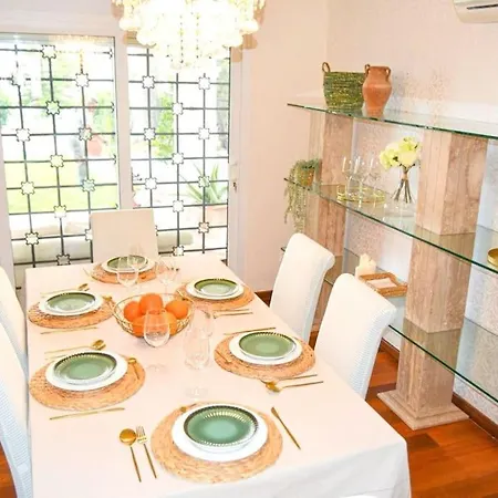 Villa Spectacular In Benalmádena